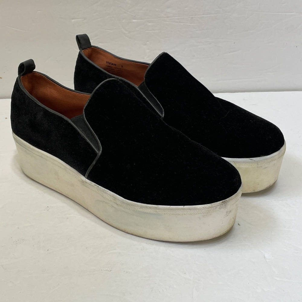 EXCELLENT CONDITION GOLO BLACK VELVET PLATFORM LOAFERS‎